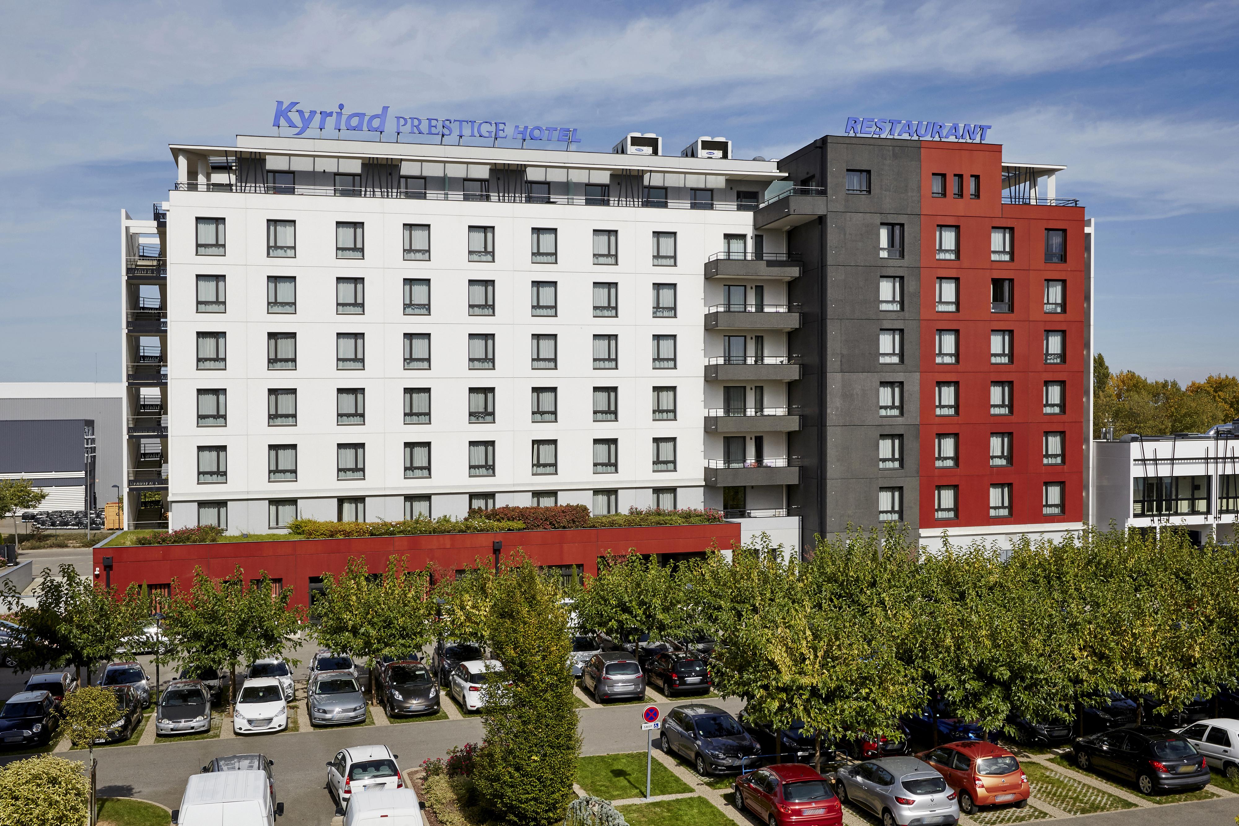 Kyriad Prestige Lyon Est - Saint Priest Eurexpo Hotel And Spa Esterno foto